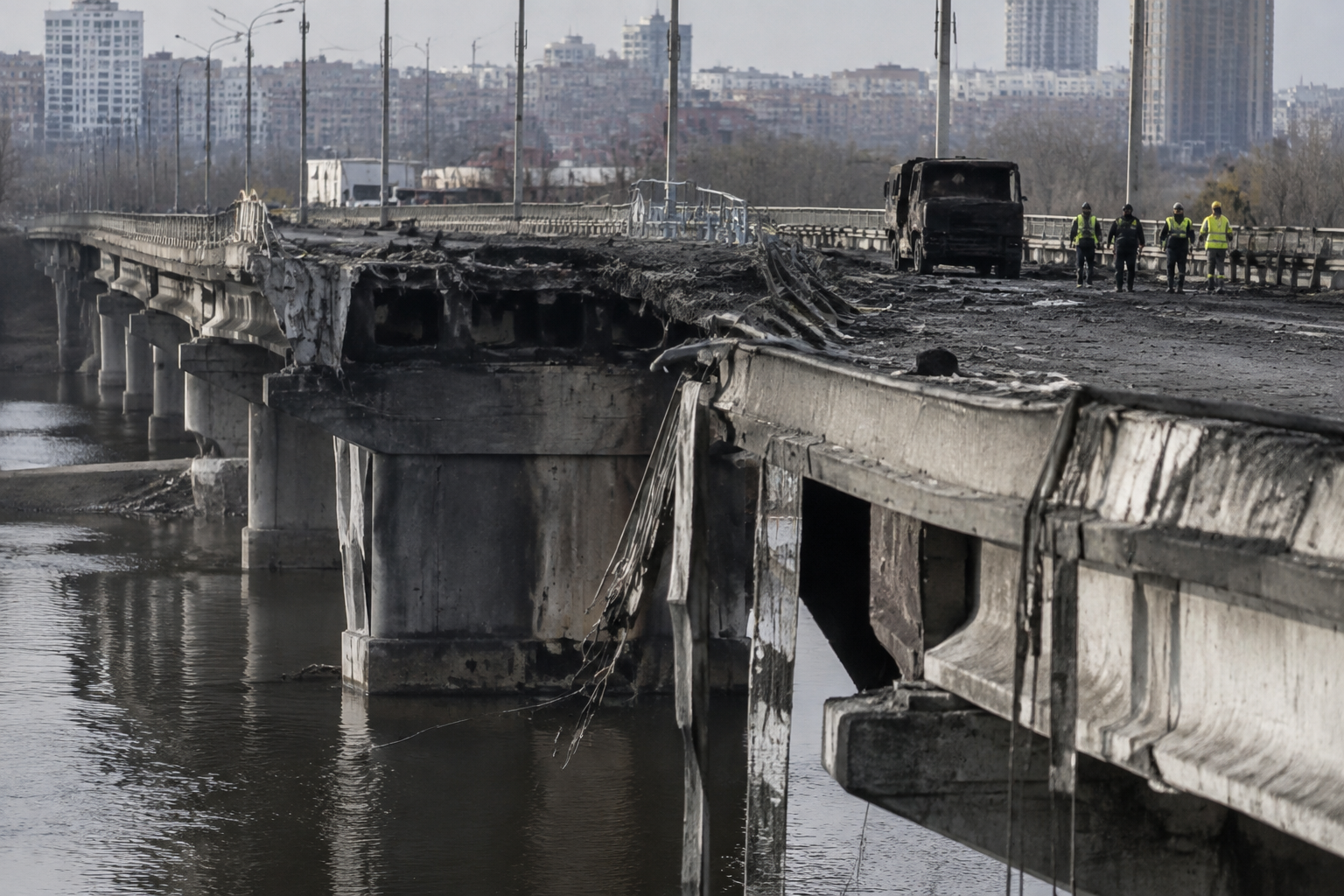 Kyiv’s Northern Bridge hit for second consecutive day in Russian strikes