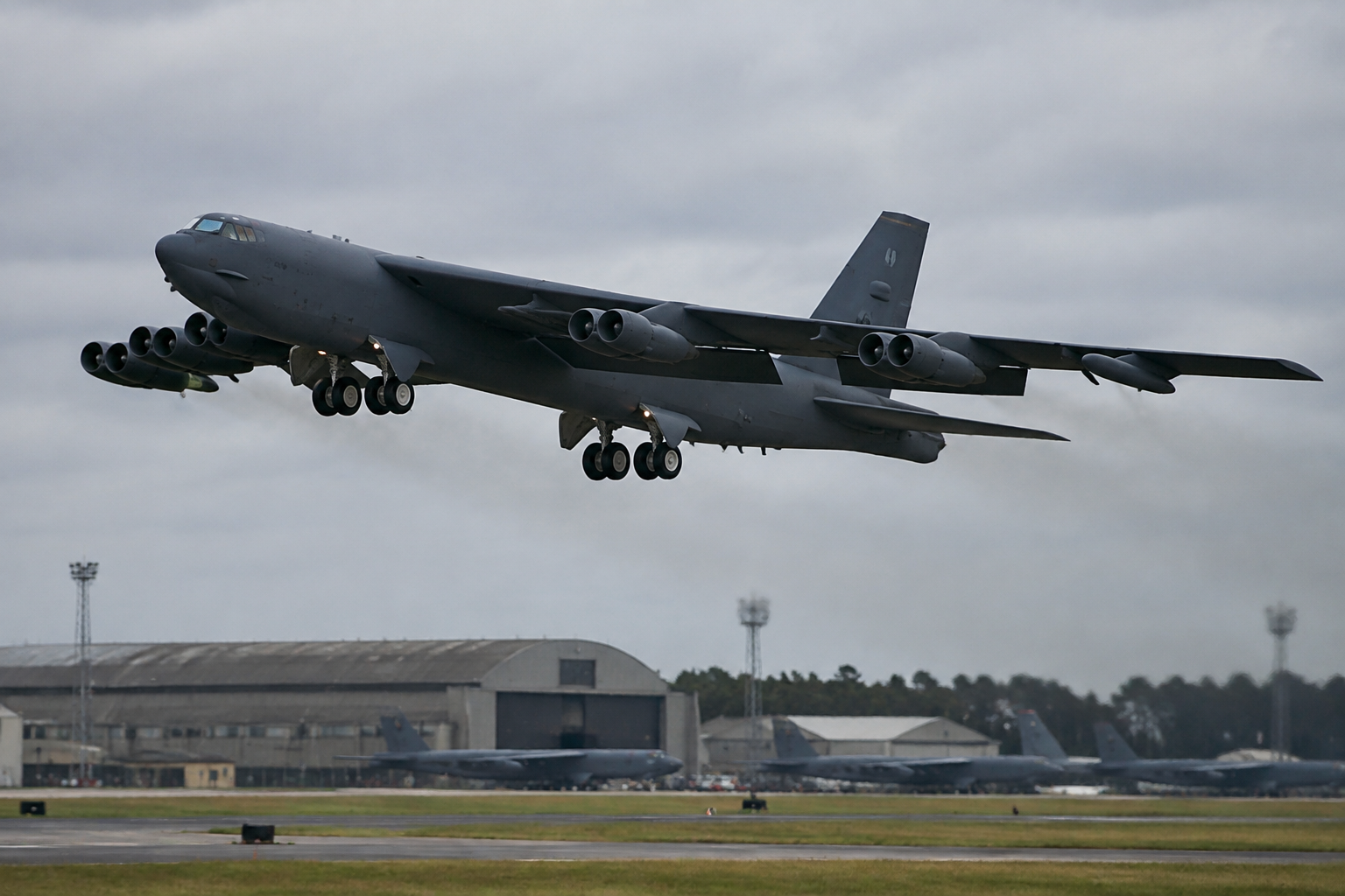 U.S. Quickly Withdraws Bombers From U.K. Base After Reported Threats