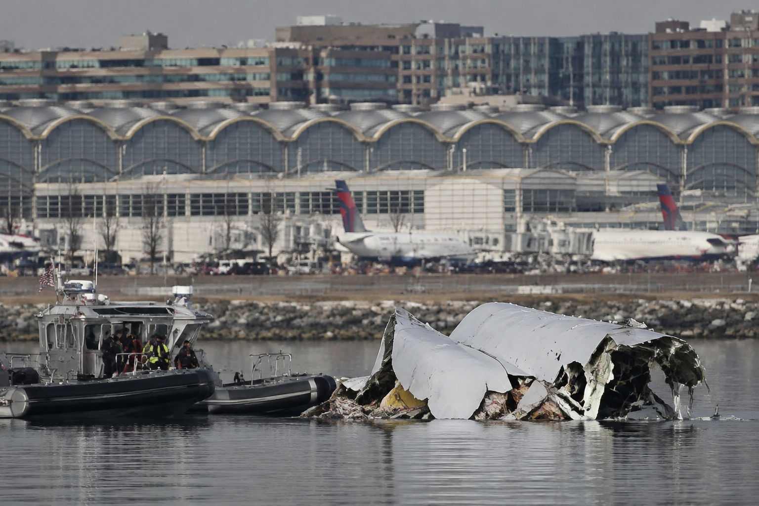 Internal Report Says Army Actions Contributed to Reagan Airport Collision
