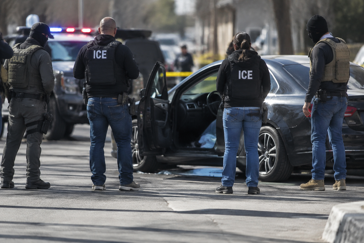 US immigration officials defend ICE agents in shooting of man in car with child