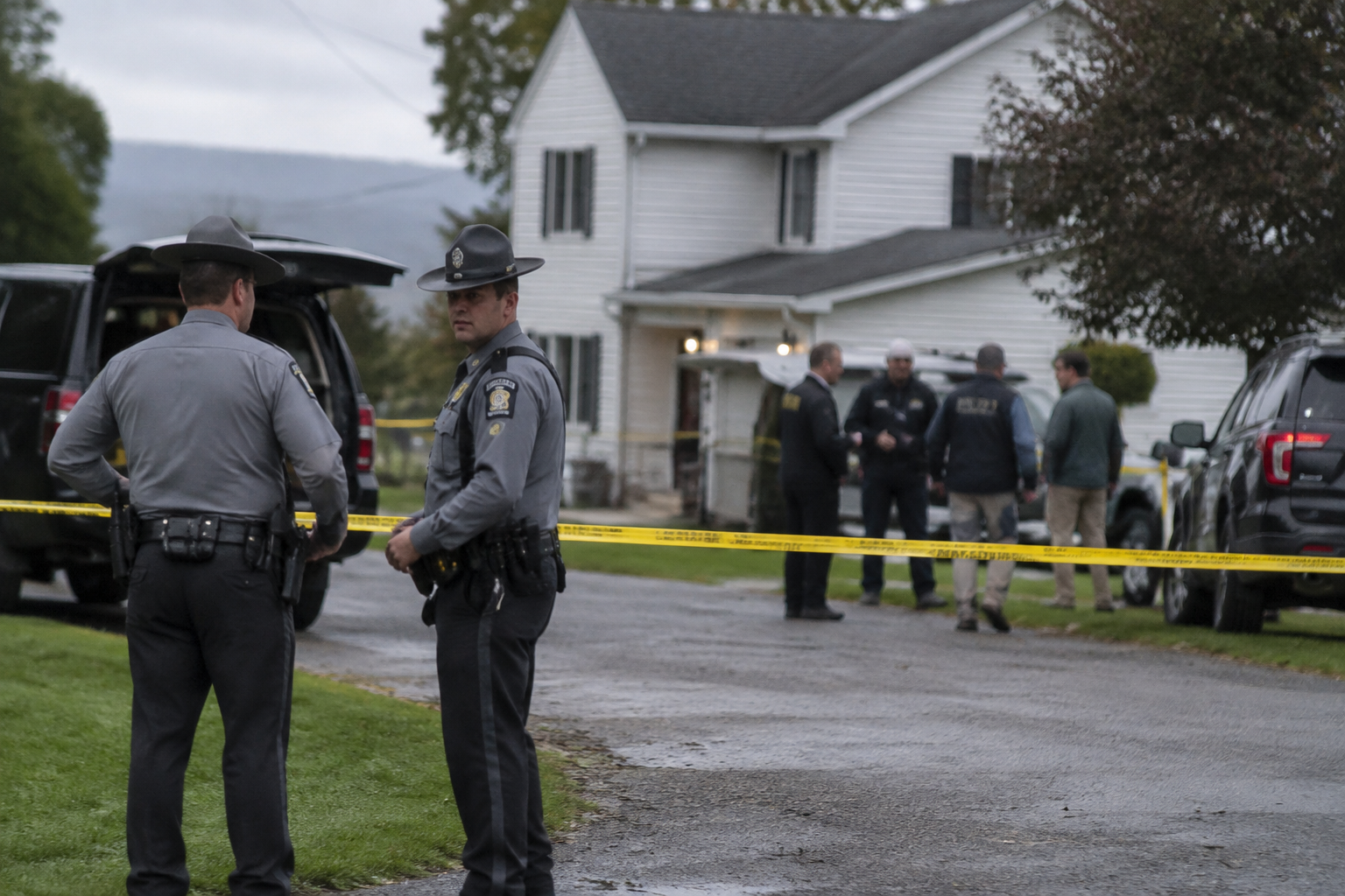 Nine killed in mass shooting at Pennsylvania home