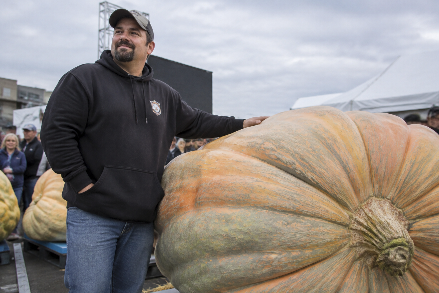 Travis Gienger eyes pumpkin world record after fifth California contest win