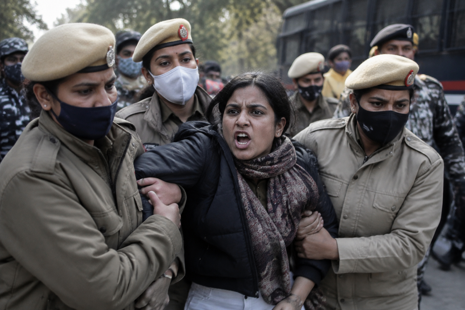India protest leaders detained after crossing barricades in central Delhi