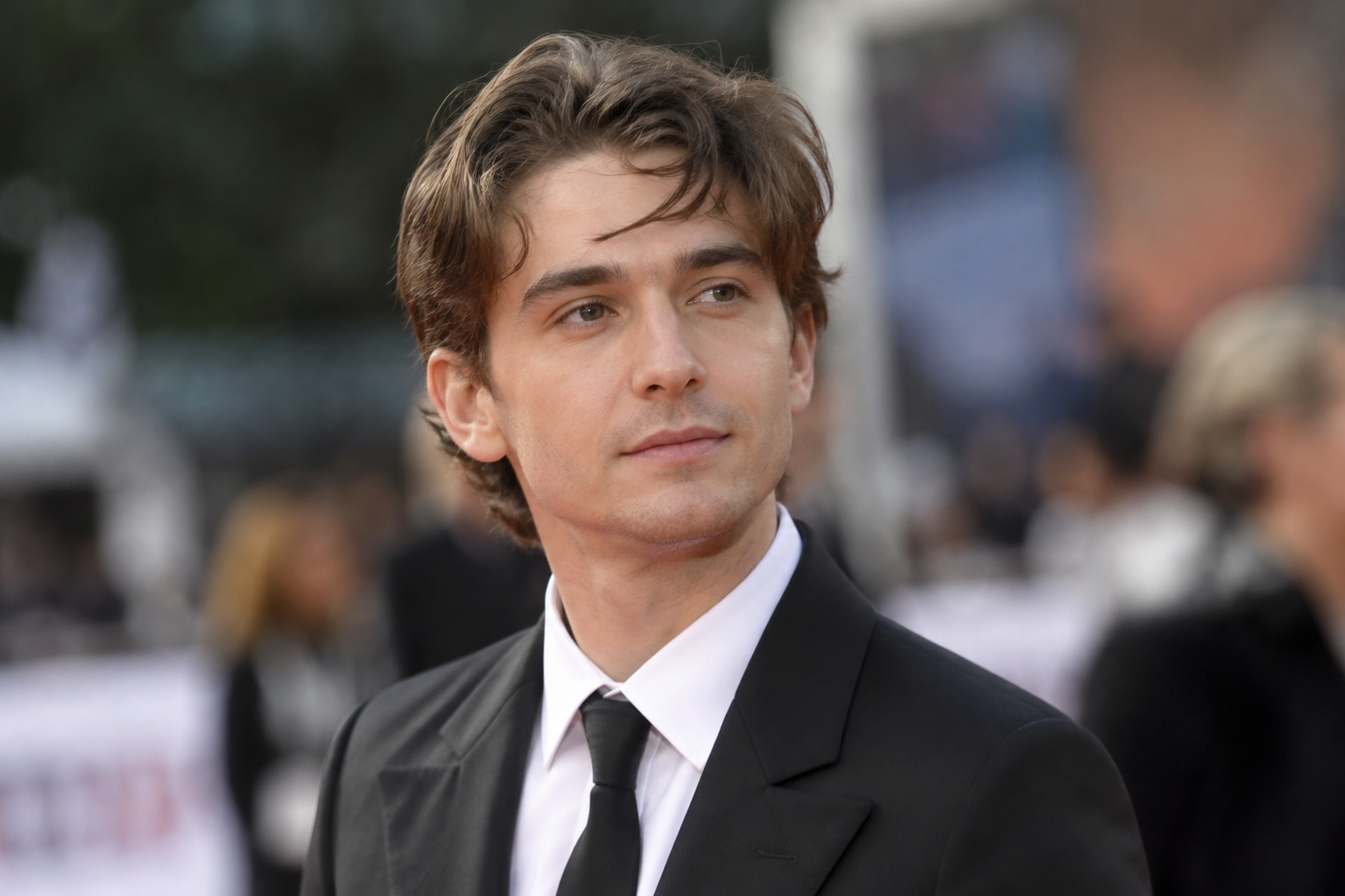 Austin Abrams Faces Survival Scenarios in ‘Whalefall’ and ‘Resident Evil’