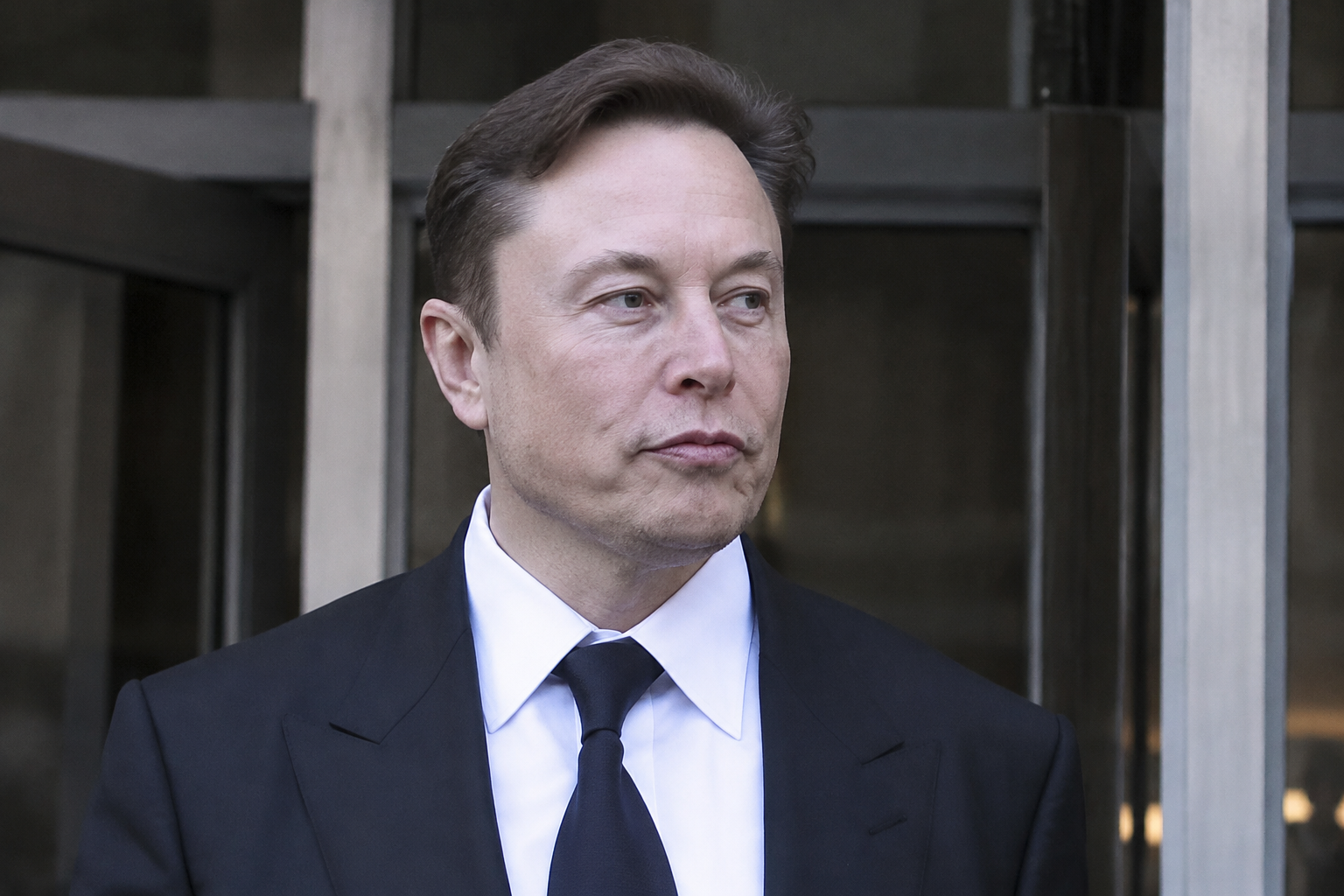 Musk says US, not his company, is behind Ukraine Starlink limits