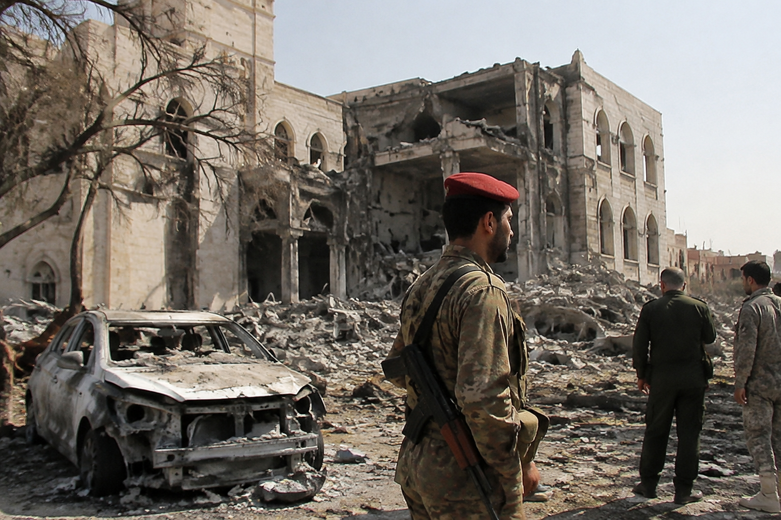 Houthi missile attack kills two at Yemen presidential palace, minister says