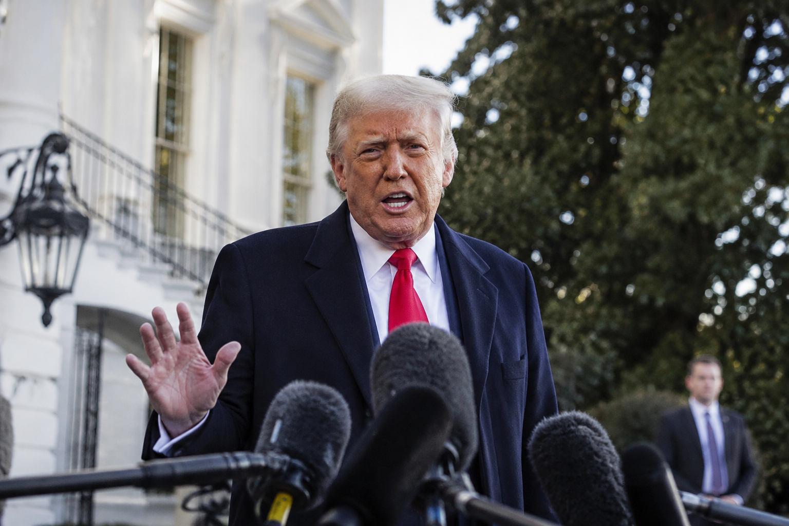 Trump denies restricting Ukraine's access to Starlink network