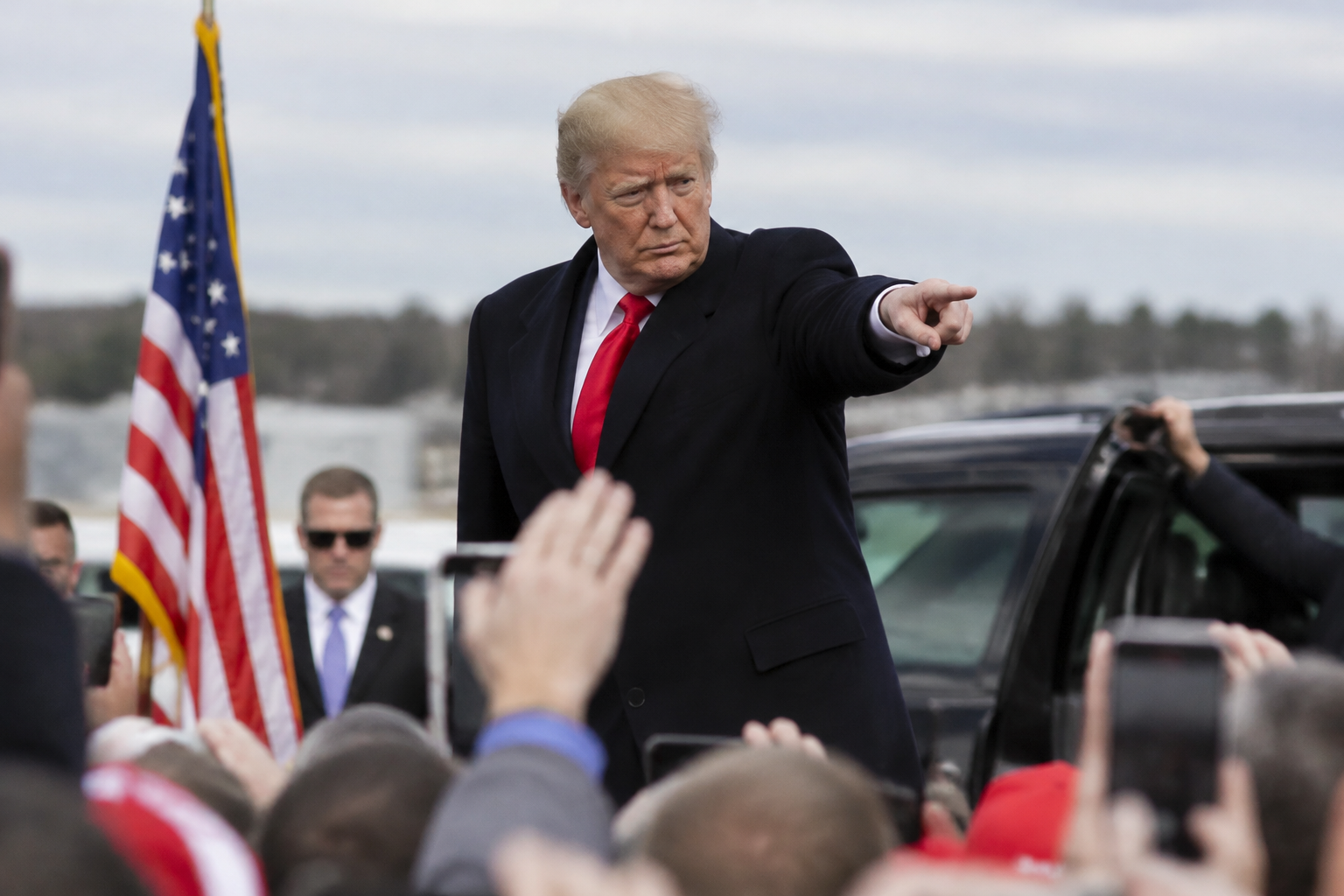 Trump Campaigns as White House Turmoil Clouds GOP Midterm Outlook