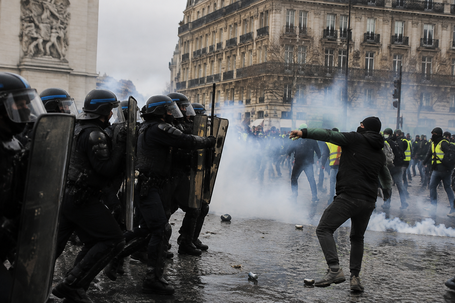 French government faces pressure after violence disrupts weekend protests