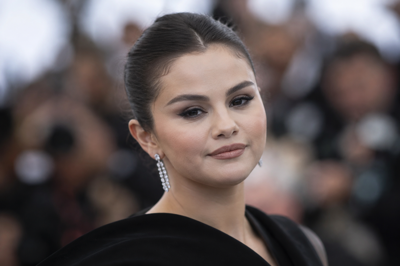 Selena Gomez says nicotine vaping permanently changed her voice
