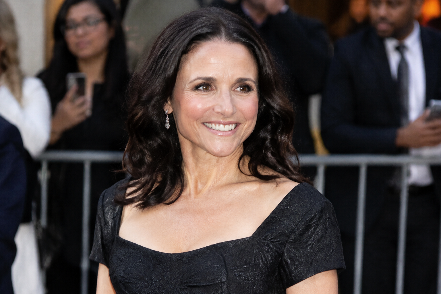 Julia Louis-Dreyfus Makes Broadway Debut in ‘Other Desert Cities’ Revival