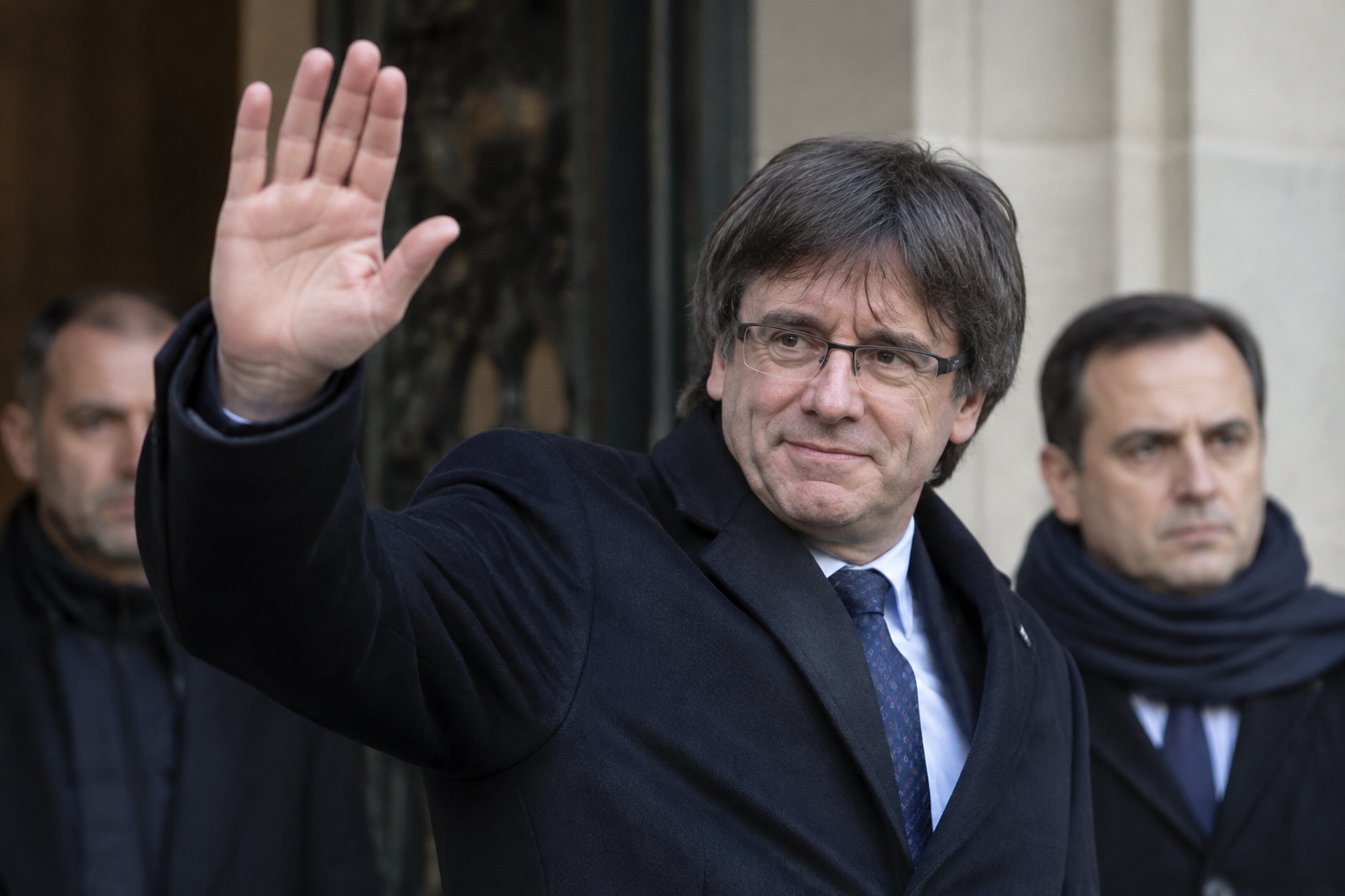 Court ruling allows former Catalan leader Carles Puigdemont to return to Spain
