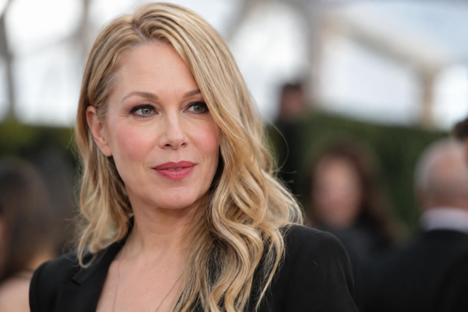 Christina Applegate says her MS diagnosis was wrong