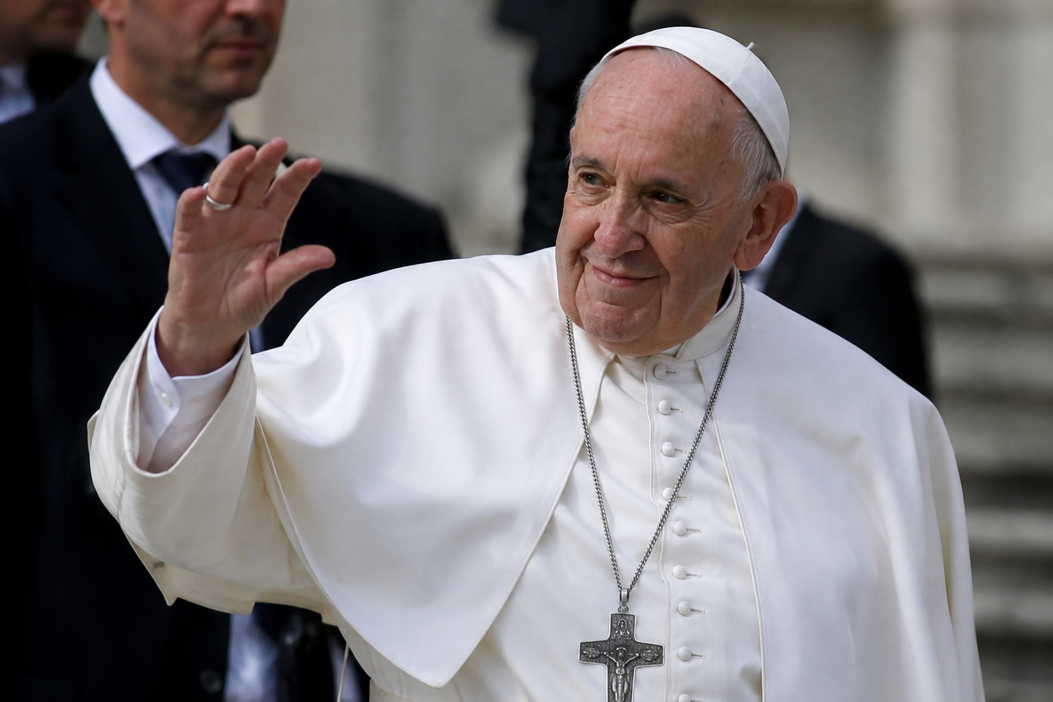 Pope requires no additional treatment following lung cancer surgery