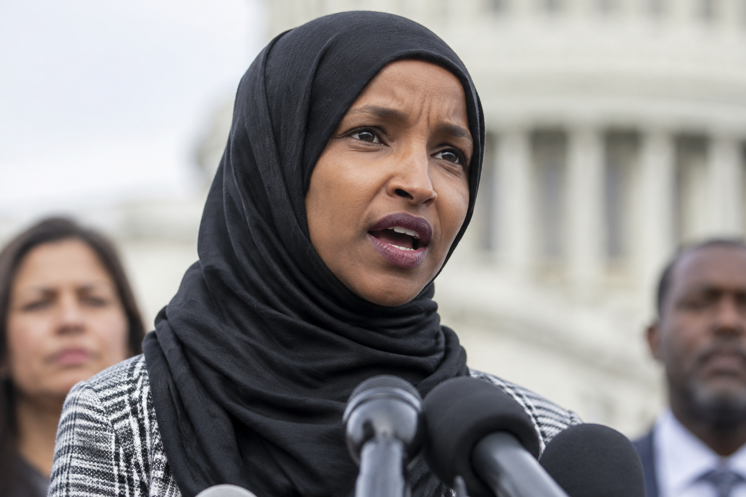 Ilhan Omar says pre-dawn federal raid on her home is forcing her to leave