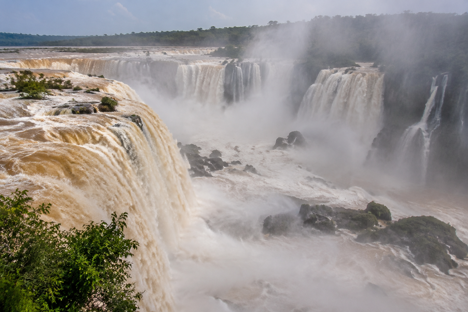 Iguazú Falls See Near-Record Water Flows on Brazil-Argentina Border
