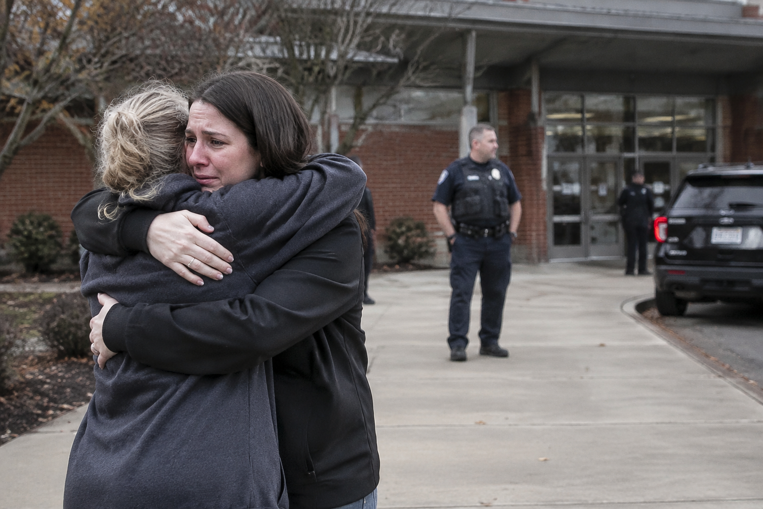 Teacher says she survived Oregon shooting by pretending to be dead