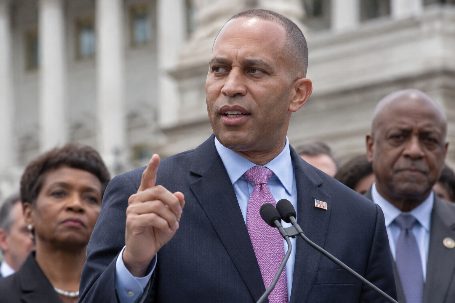 Hakeem Jeffries to Begin Final Midterm Push for House Majority in New York