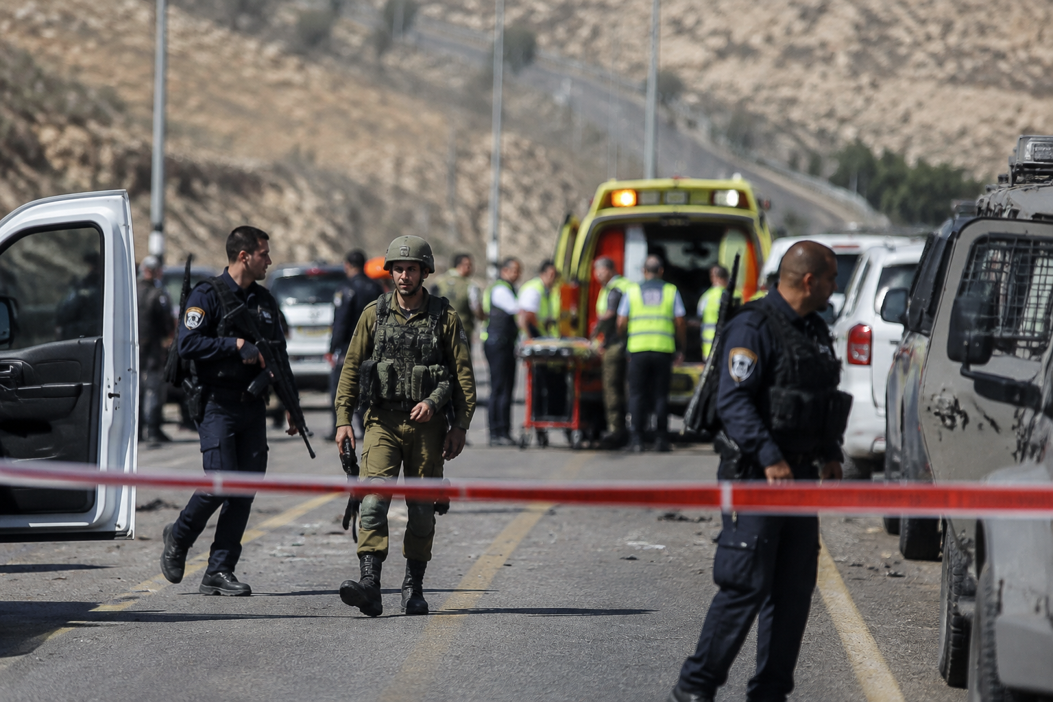 West Bank shooting wounds five Israelis; two suspected attackers killed