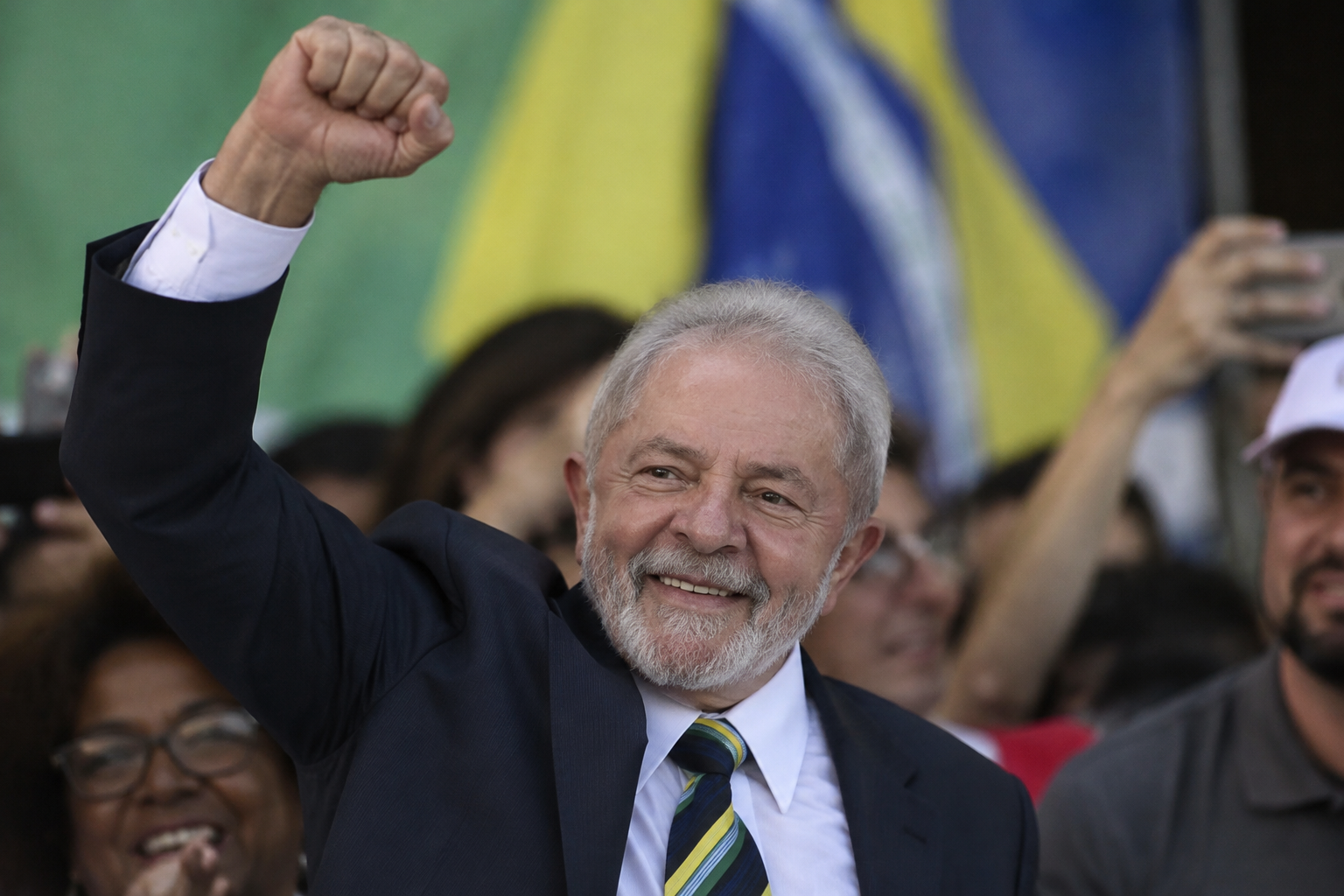 Brazil’s President Lula wins fourth term, defeating Flávio Bolsonaro