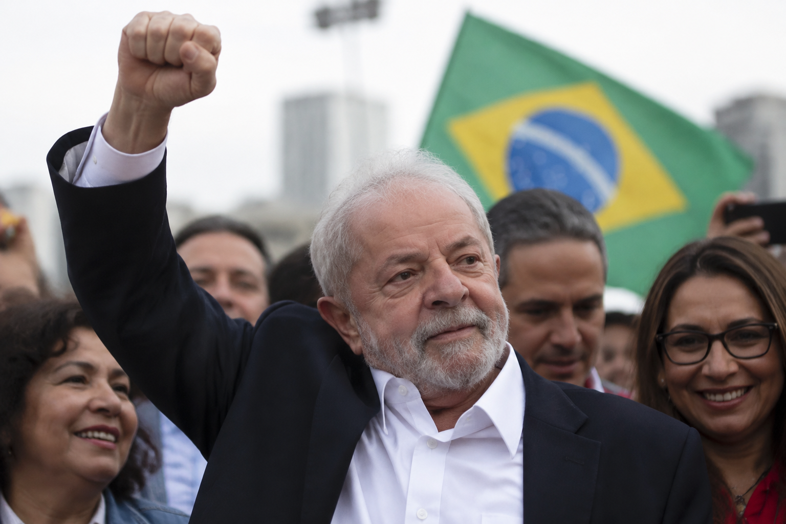 Lula wins fourth term in Brazil after first-round loss to Flávio Bolsonaro