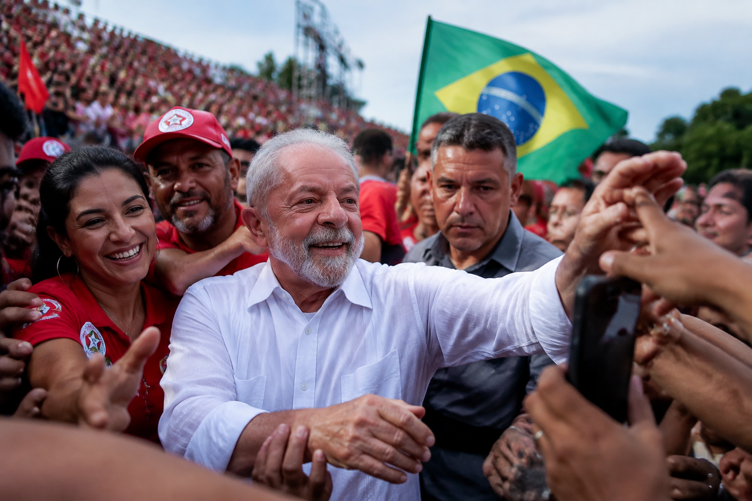 ‘Lula’s Army’ WhatsApp channel credited with helping shift Brazil election