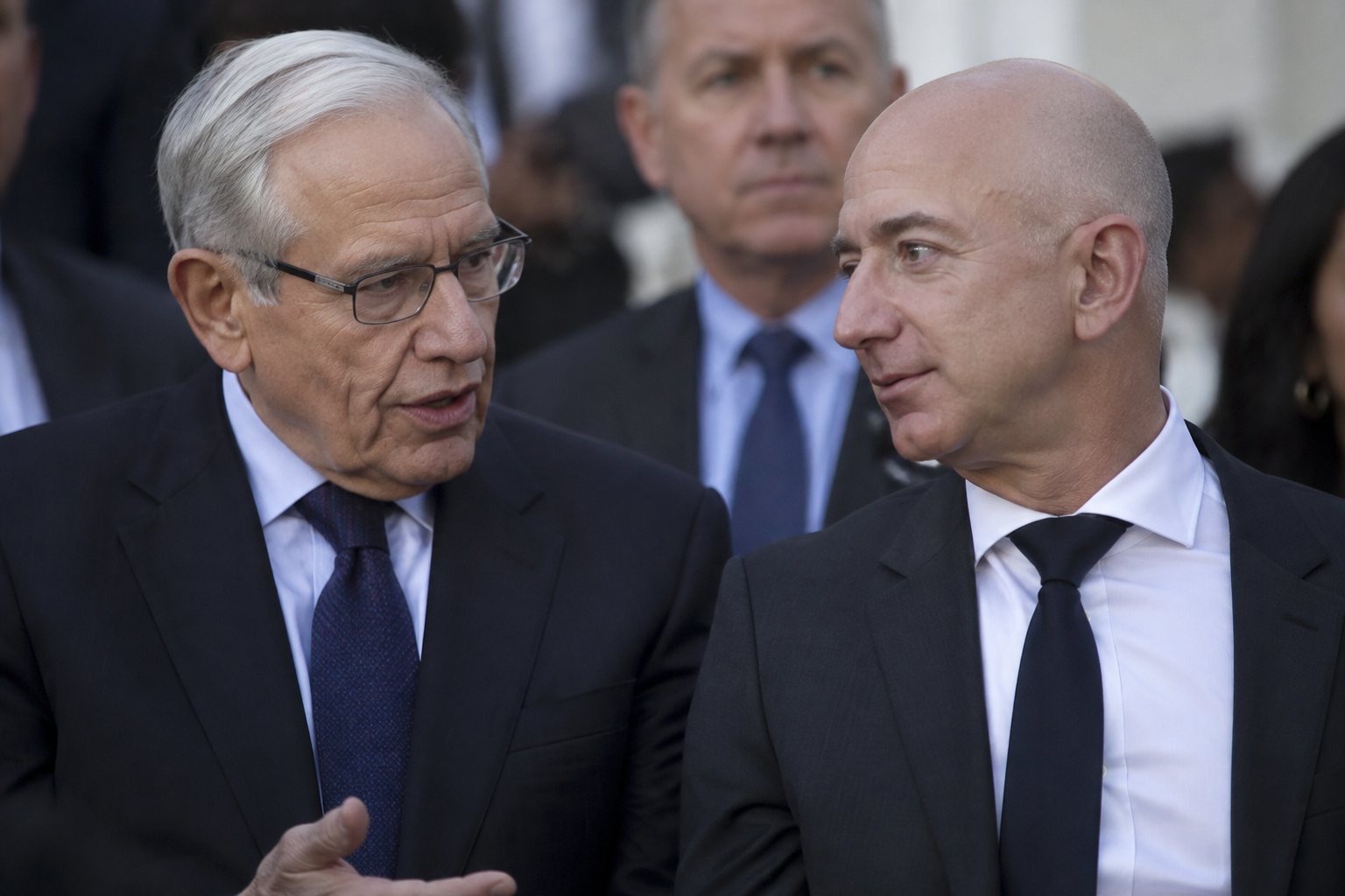 Bob Woodward Criticizes Washington Post Owner Jeff Bezos in New Memoir