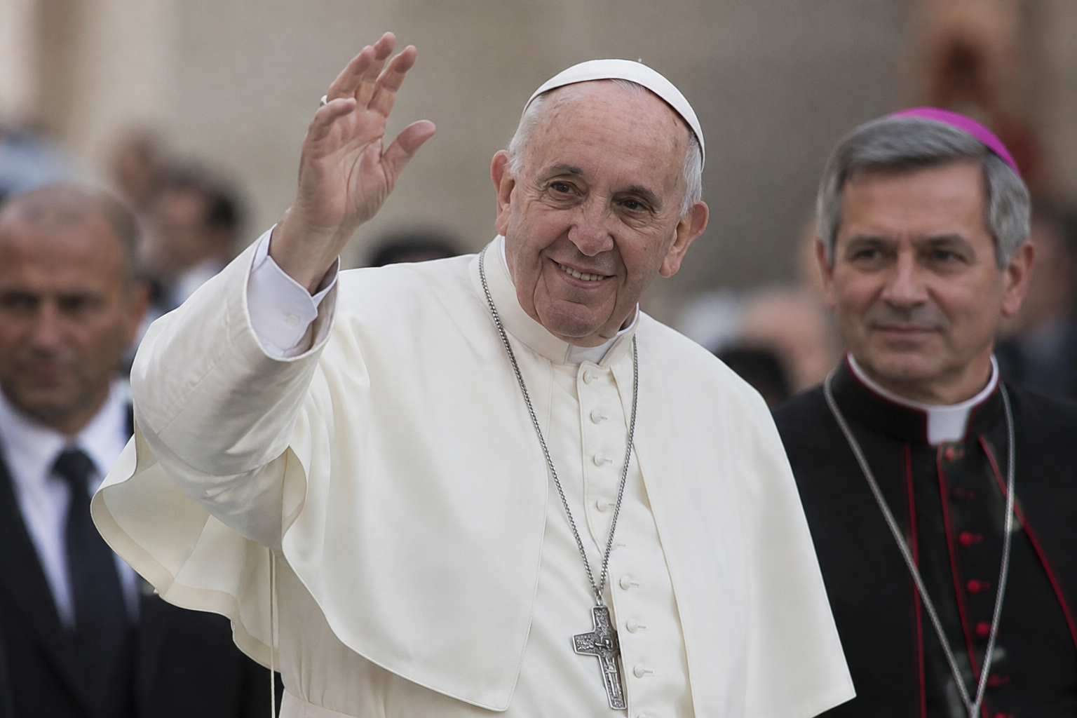 Pope's South American trip to proceed after lung cancer surgery