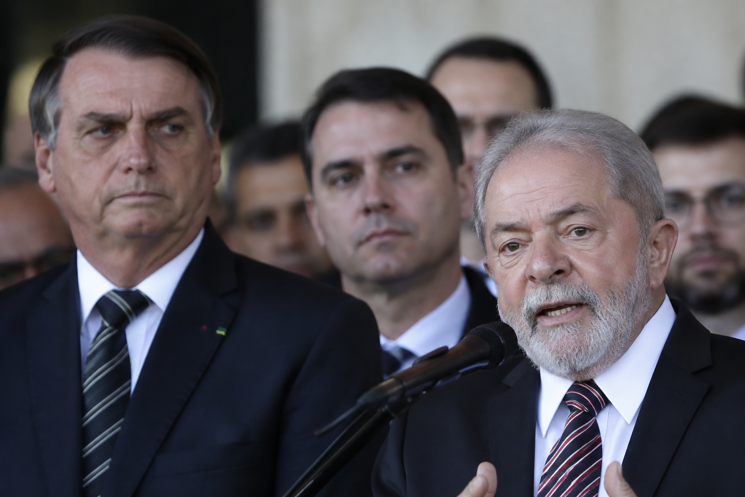 Bolsonaro's party accepts Lula's Brazil election win; Flávio refuses to concede