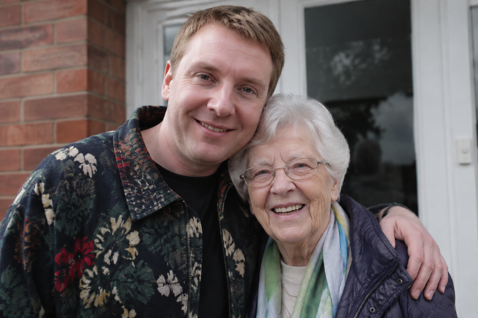 Joe Lycett pays tribute to Anne Hughes, nan who went viral on TikTok