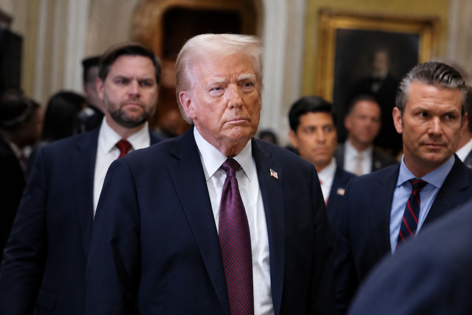 Trump Narrows Inner Circle as White House Faces Turnover and Midterm Anxiety
